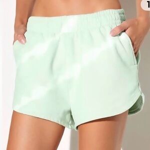 Spiritual Gangster - S
Women's Shibori Short
Sweatshort Tie-dye Green NWT